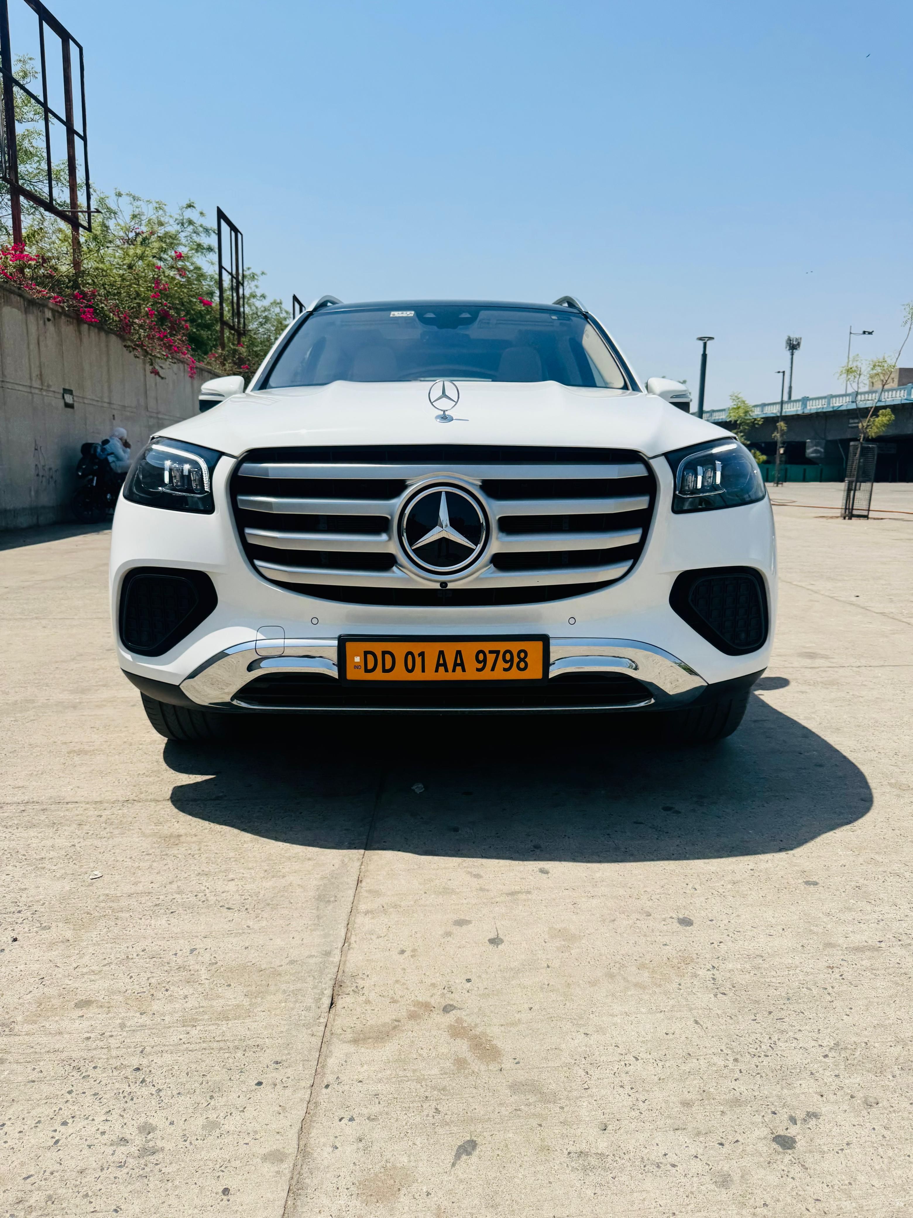 Vintage car hire for weddings and baraat in Ahmedabad